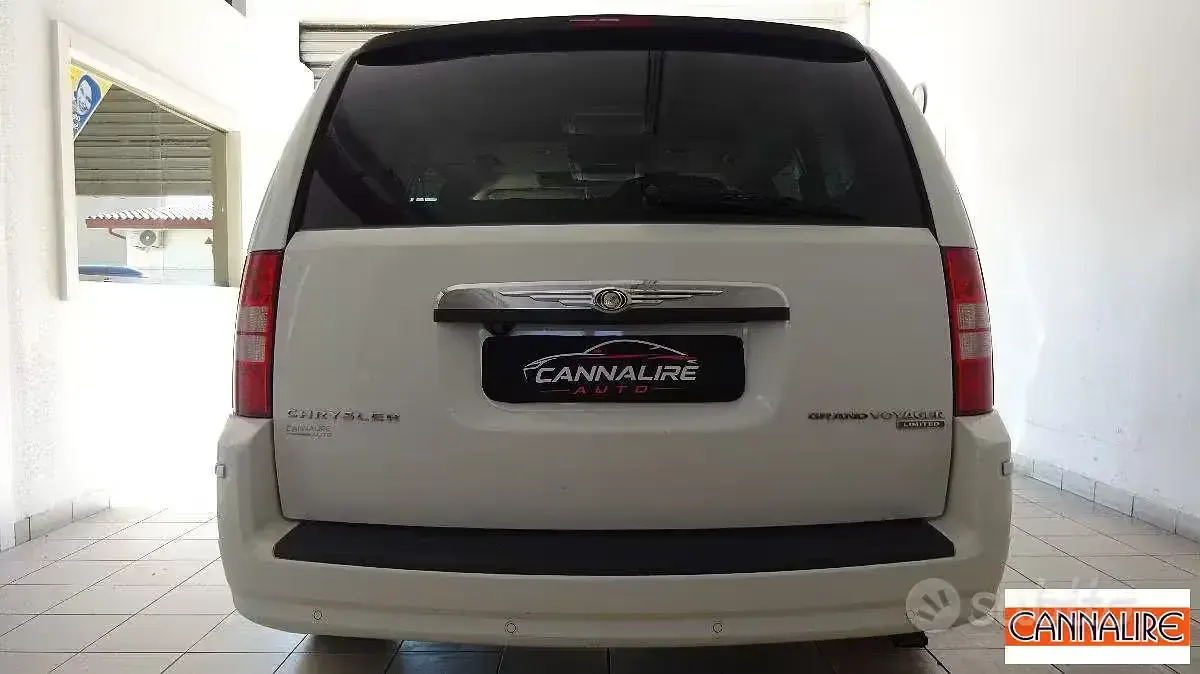 Usata Chrysler Grand Voyager 192 CV (141 kW) 2011 Bianco Monovolume