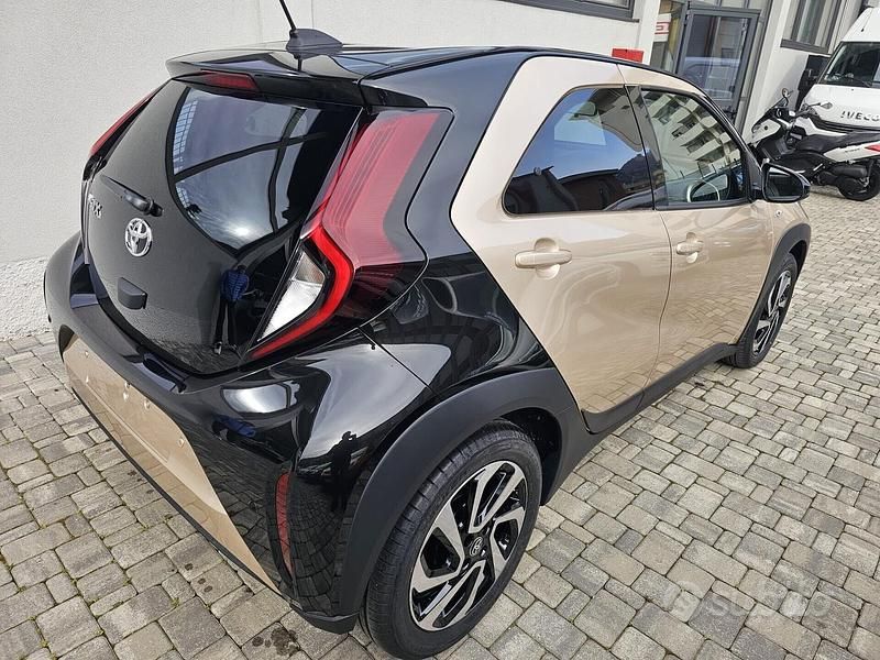 Usata Toyota Aygo X Trend 72 CV (52 kW) 2024 Giallo SUV