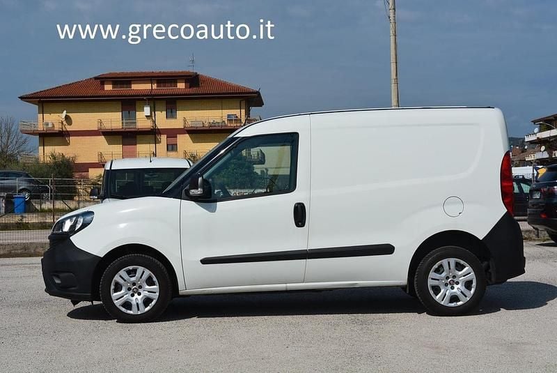 Usata Fiat Doblò Lounge 95 CV (69 kW) 2020 Bianco Monovolume