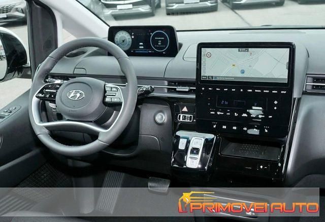 Usata Hyundai Staria Trend 177 CV (130 kW) 2024 Bianco Monovolume