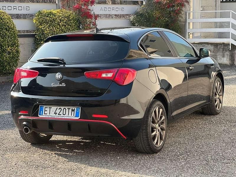 Usata Alfa Romeo Giulietta Distinctive 105 CV (77 kW) 2014 Nero Utilitaria