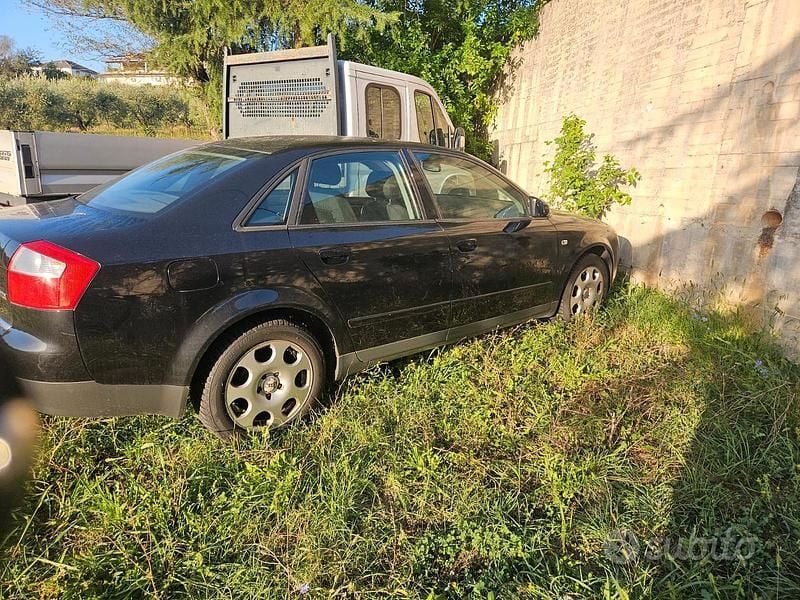 Usata Audi A4 130 CV (95 kW) 2002 Nero Berlina