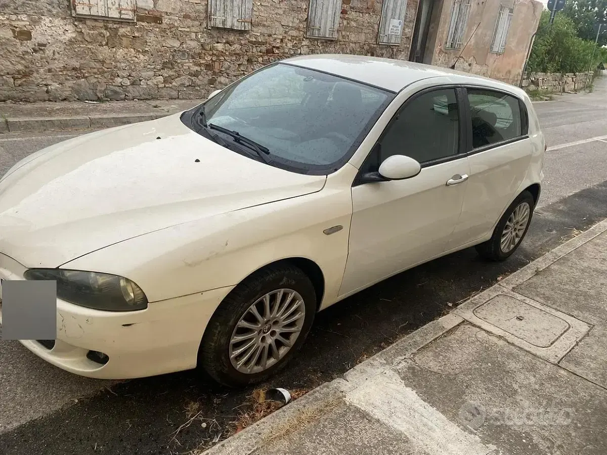 Usata Alfa Romeo 147 120 CV (88 kW) 2008 Bianco Utilitaria
