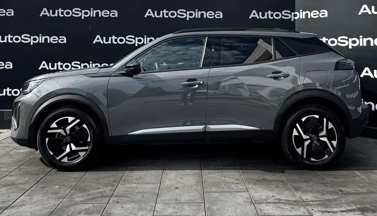 Usata Peugeot 2008 Allure 102 CV (75 kW) 2025 Gray SUV