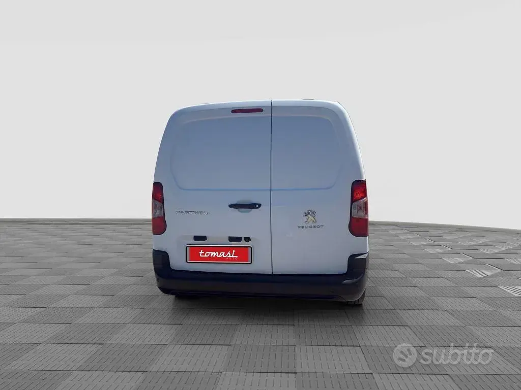 Usata Peugeot Partner Premium 102 CV (75 kW) 2023 Bianco Monovolume