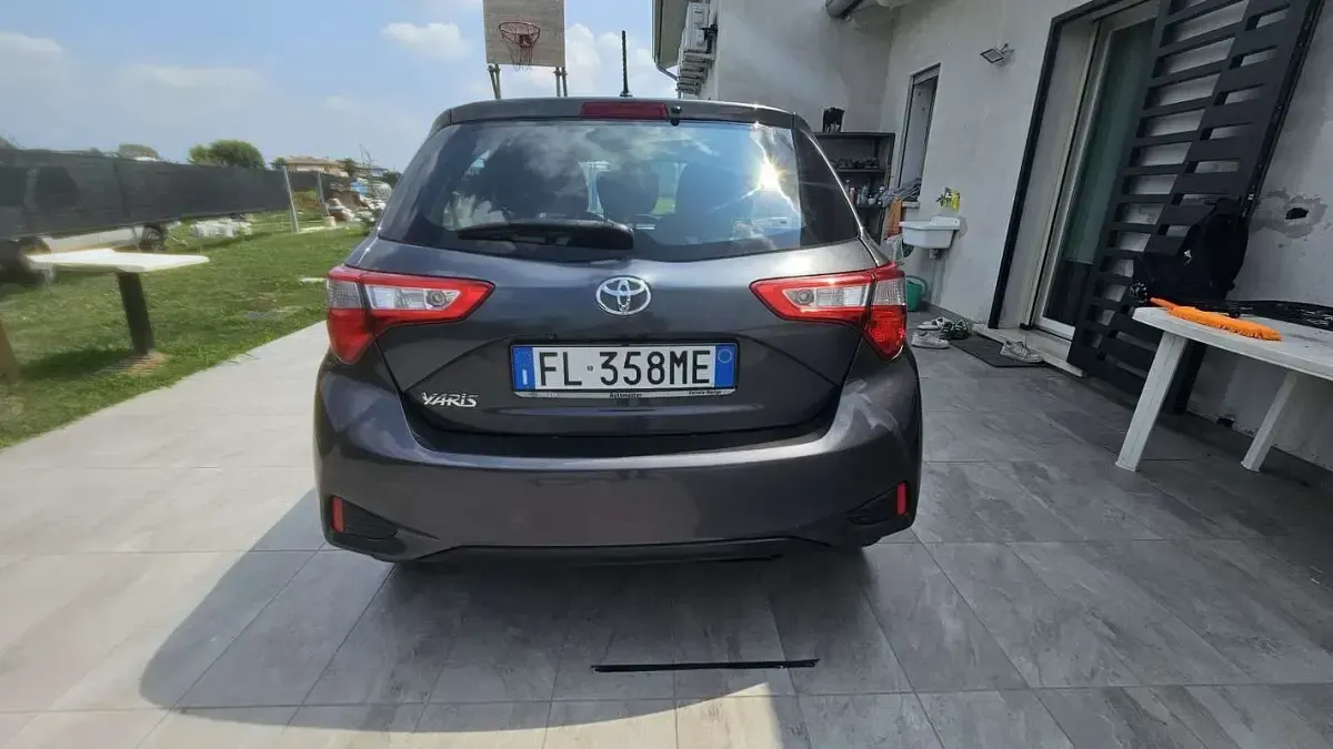 Usata Toyota Yaris Active 69 CV (50 kW) 2017 Berlina