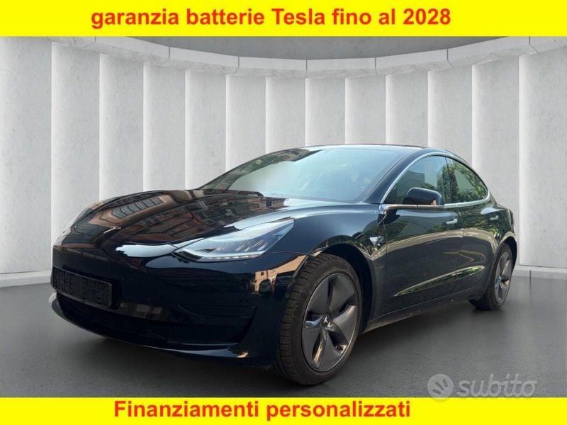 Nero Usata 2020 Tesla Model 3 Berlina | 23.990 € (Buon prezzo) - Immagine 1/4
