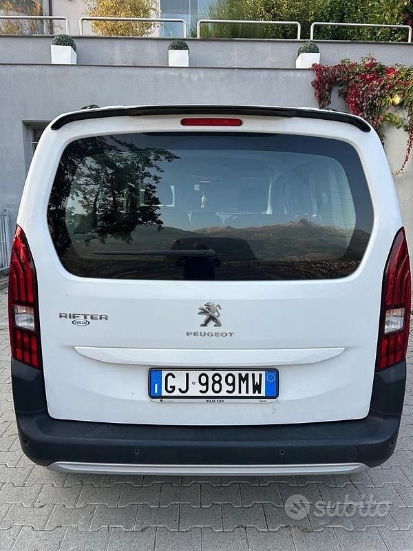 Usata Peugeot Rifter 110 CV (80 kW) 2022 Bianco Monovolume