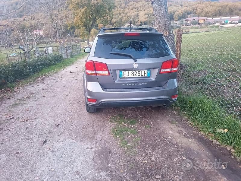 Usata Fiat Freemont Urban 170 CV (125 kW) 2011 Grigio SUV