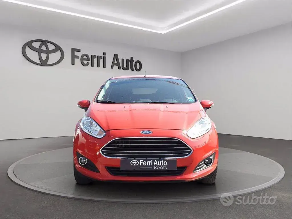 Second-hand Ford Fiesta Titanium 75 CP (55 kW) 2016 Roșu Berlinǎ