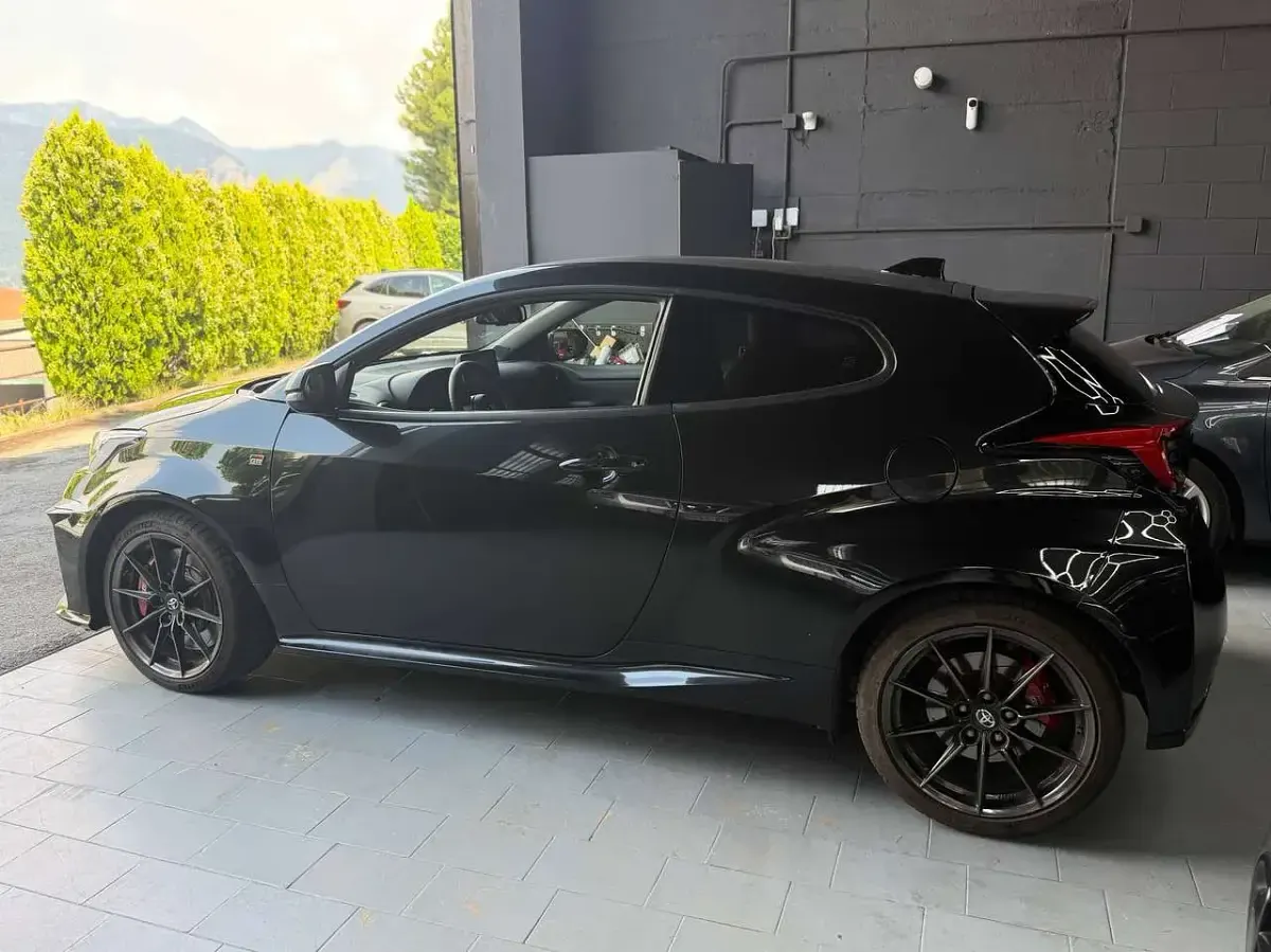 Usata Toyota Yaris 261 CV (191 kW) 2022 Nero Utilitaria