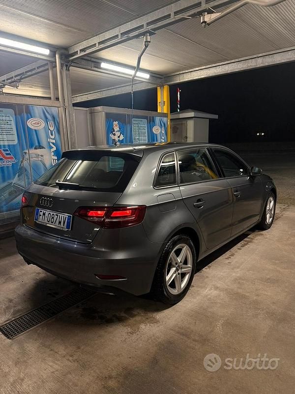 Usata Audi A3 Business 150 CV (110 kW) 2018 Grigio Berlina