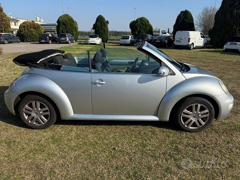 Usata VW New Beetle 104 CV (76 kW) 2006 Grigio Utilitaria