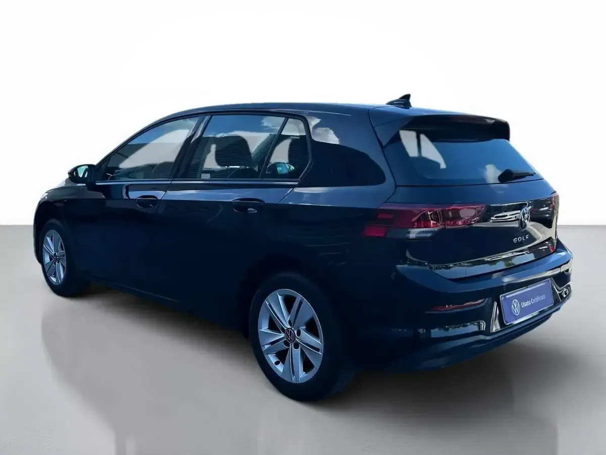 Usata VW Golf VIII Life 131 CV (96 kW) 2020 Deep black perlato Berlina
