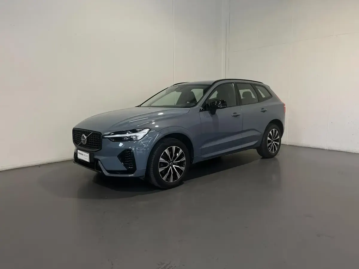 Usata Volvo XC60 Plus 197 CV (144 kW) 2022 Grigio SUV