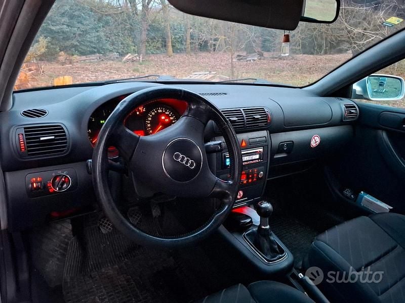 Usata Audi A3 130 CV (95 kW) 2001 Grigio Utilitaria