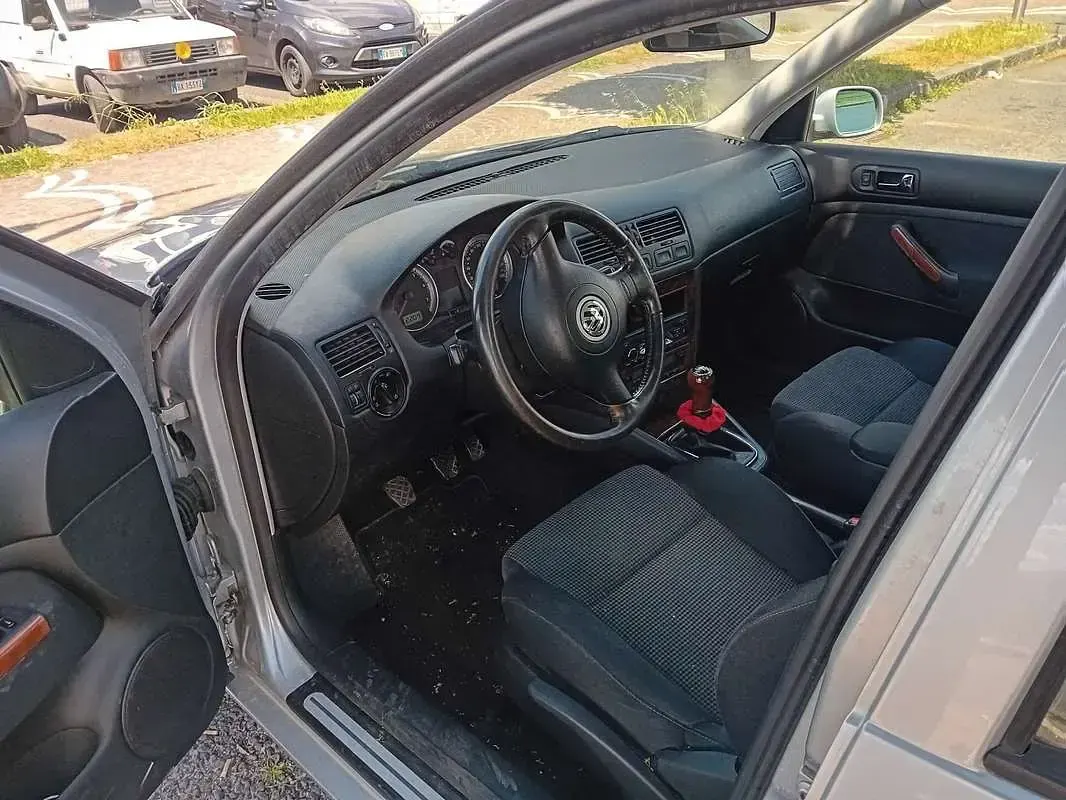 Usata VW Bora Highline 105 CV (77 kW) 2001 Berlina