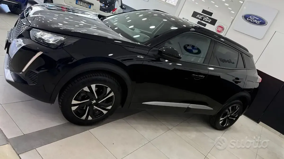 Gebraucht Peugeot 2008 Allure 130 PS (95 kW) 2023 Schwarz SUV