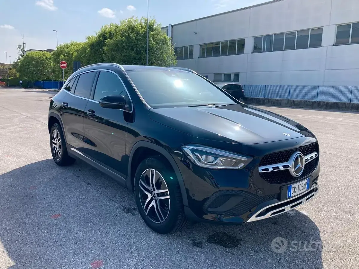 Usata Mercedes GLA180 116 CV (85 kW) 2022 Nero SUV