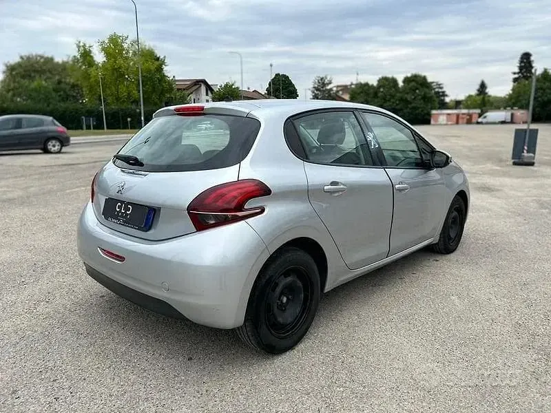 Usata Peugeot 208 Allure 75 CV (55 kW) 2018 Other Utilitaria