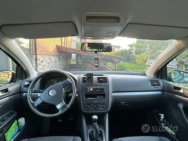 Usata VW Golf V 105 CV (77 kW) 2007 Bluazzurro Berlina