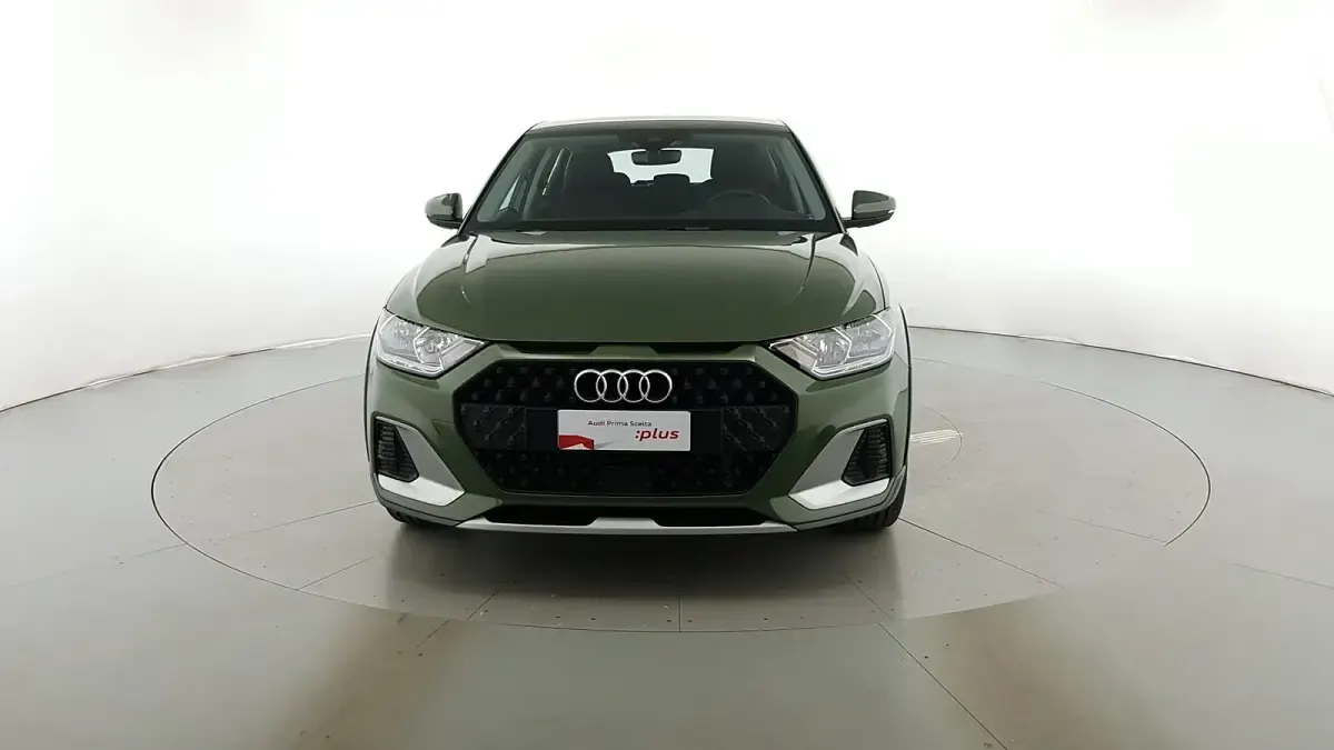 Usata Audi A1 Business 116 CV (85 kW) 2025 Verde distretto metallizzato SUV