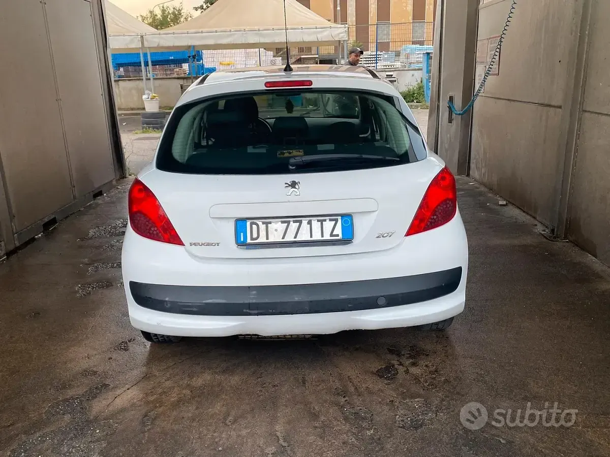Usata Peugeot 207 88 CV (64 kW) 2009 Berlina