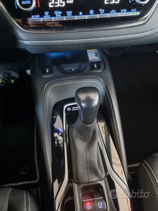 Usata Toyota Corolla 153 CV (112 kW) 2021 Grigio Station wagon