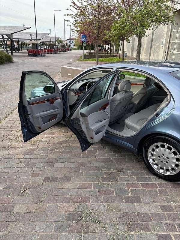 Usata Mercedes E220 Avantgarde 150 CV (110 kW) 2004 Berlina