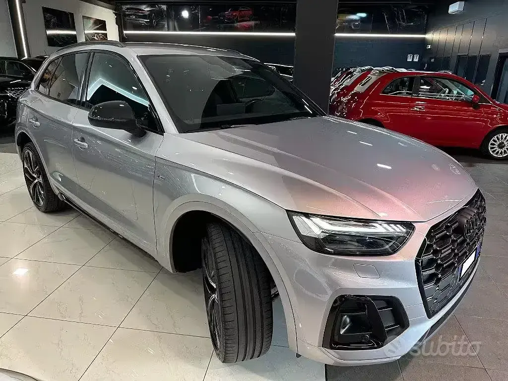 Usata Audi Q5 S-Line 265 CV (194 kW) 2024 Grigio metallizzato SUV