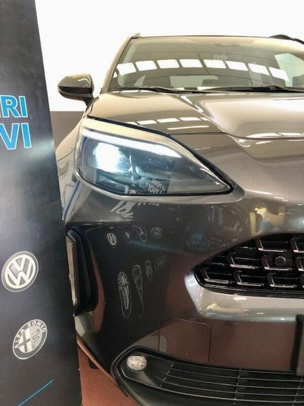 Usata Toyota Yaris Cross Lounge 116 CV (85 kW) 2022 Grigio SUV