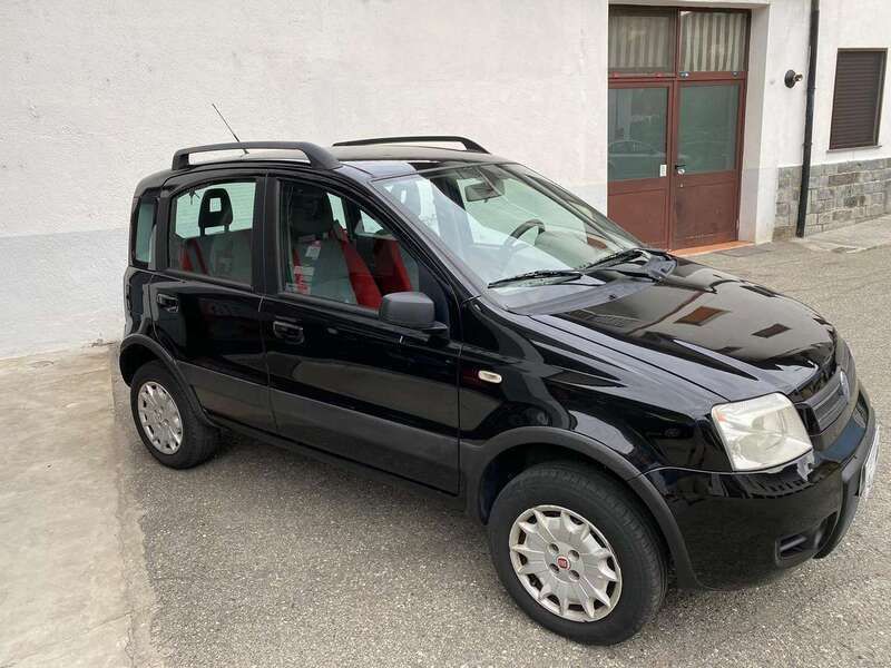 Usata Fiat Panda 4x4 69 CV (50 kW) 2006 Nero Utilitaria