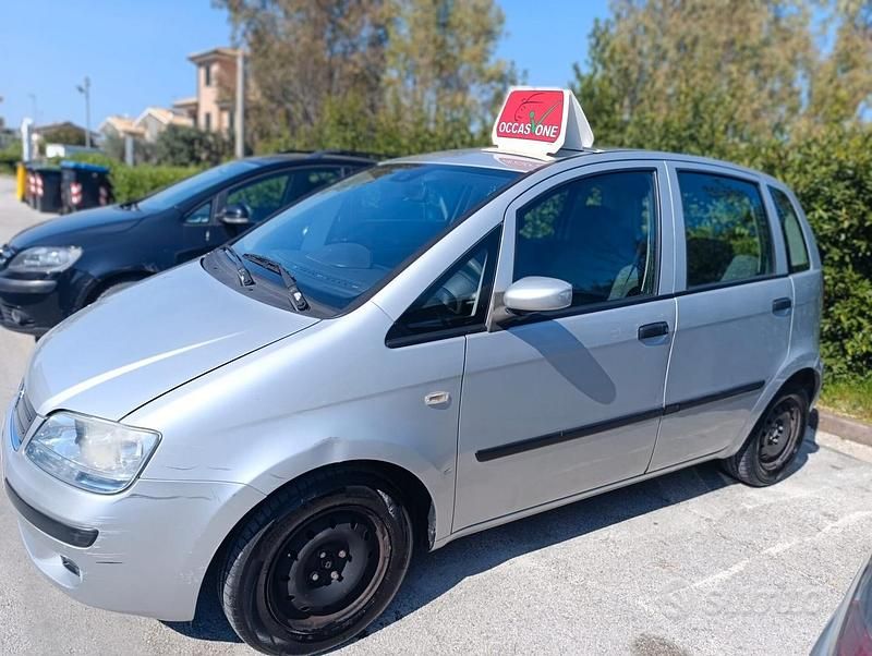 Usata Fiat Idea 90 CV (66 kW) 2007 Grigio Monovolume