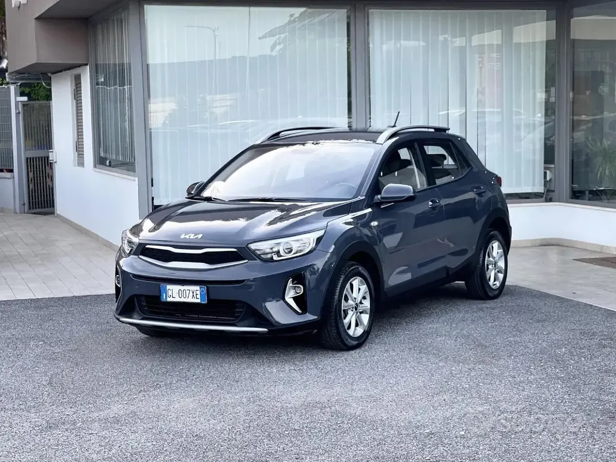 Usata Kia Stonic 84 CV (61 kW) 2022 Grigio SUV