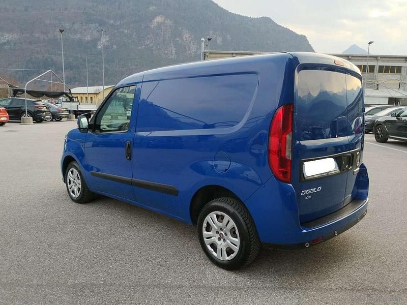 Usata Fiat Doblò 105 CV (77 kW) 2018 Blu/azzurro Monovolume