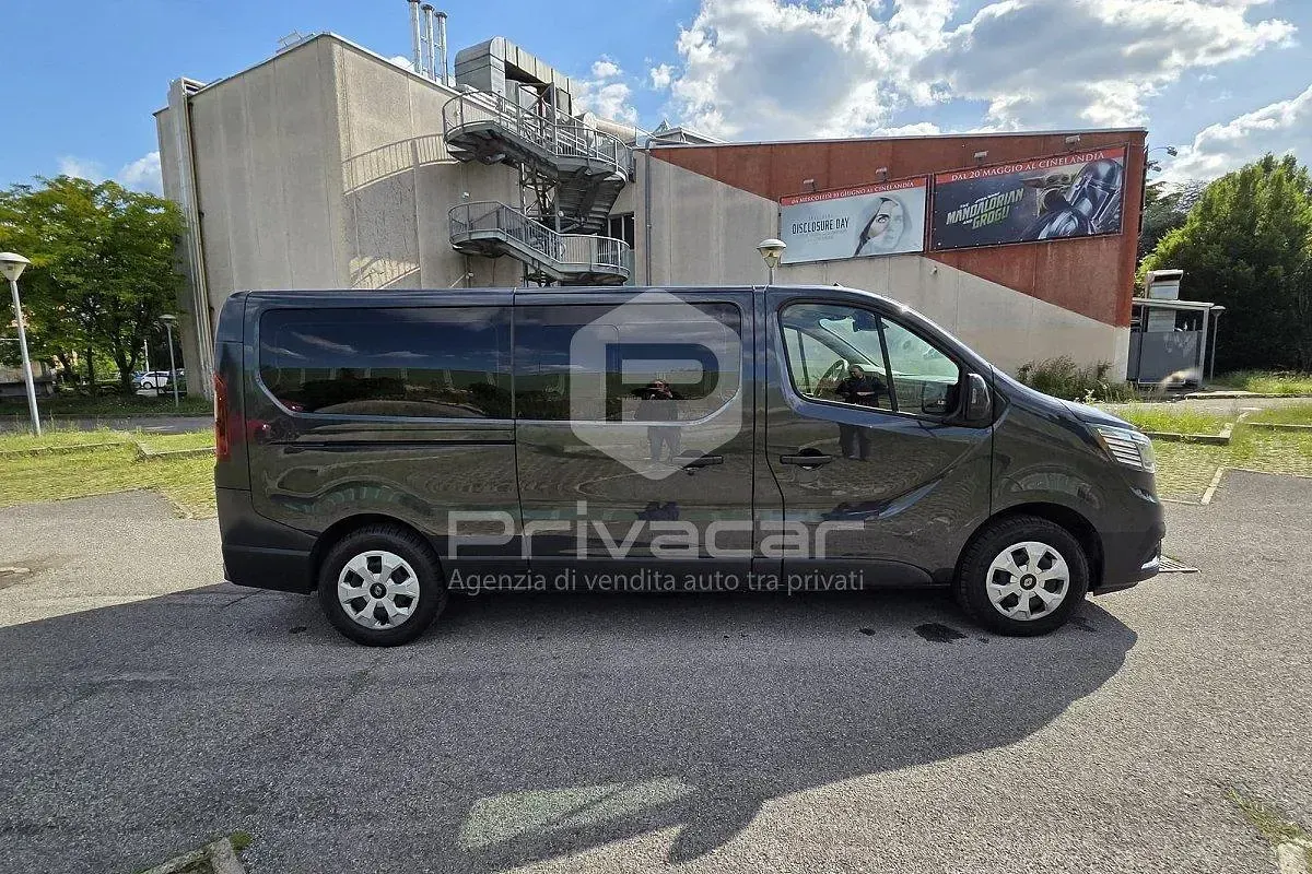 Usata Renault Trafic 150 CV (110 kW) 2025 Grigio Monovolume