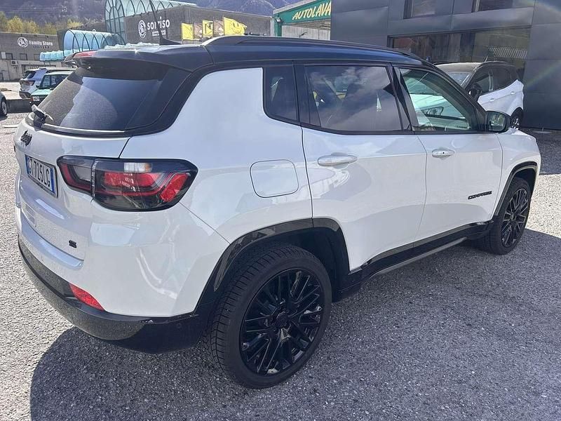 Usata Jeep Compass 131 CV (96 kW) 2024 Bianco tetto nero SUV