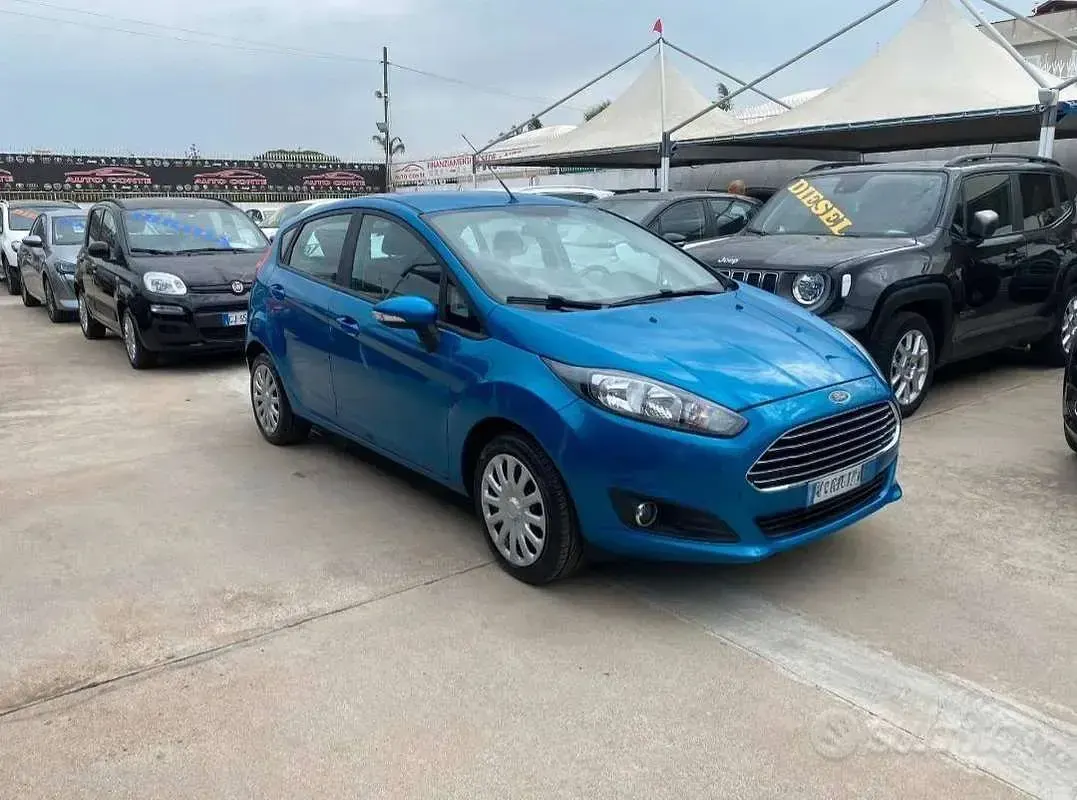 Usata Ford Fiesta Business Edition 97 CV (71 kW) 2013 Blu/azzurro Berlina