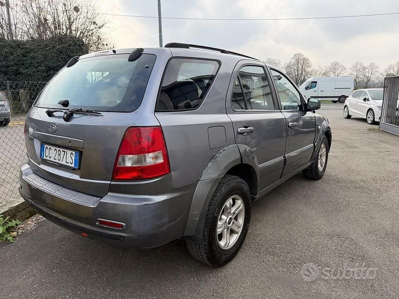 Usata Kia Sorento 140 CV (102 kW) 2003 Grigio SUV
