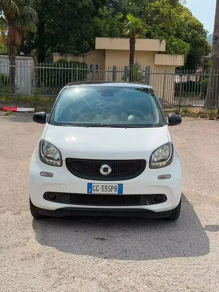 Usata Smart ForFour Prime 90 CV (66 kW) 2016 Bianco Utilitaria