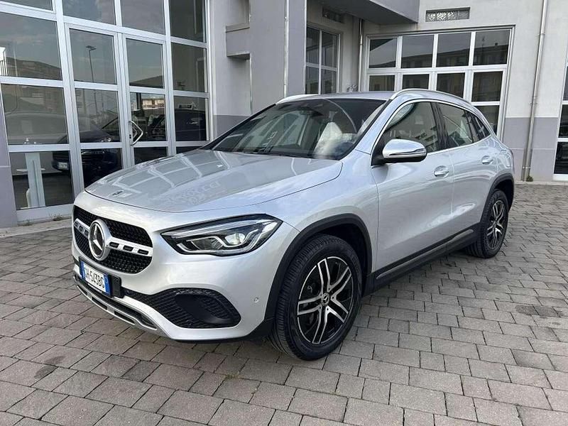 Usata Mercedes GLA250 Premium 160 CV (117 kW) 2022 Argento SUV