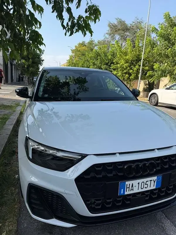 Usata Audi A1 Ambiente 116 CV (85 kW) 2025 Bianco SUV