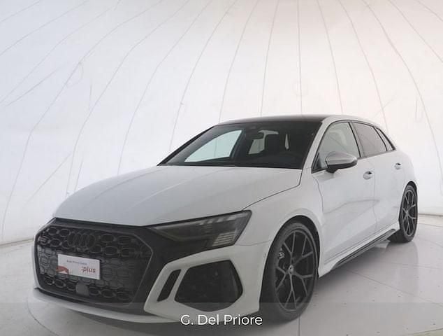 Usata Audi RS3 Sportback Ambiente 400 CV (294 kW) 2024 Bianco ghiaccio metallizzato Utilitaria