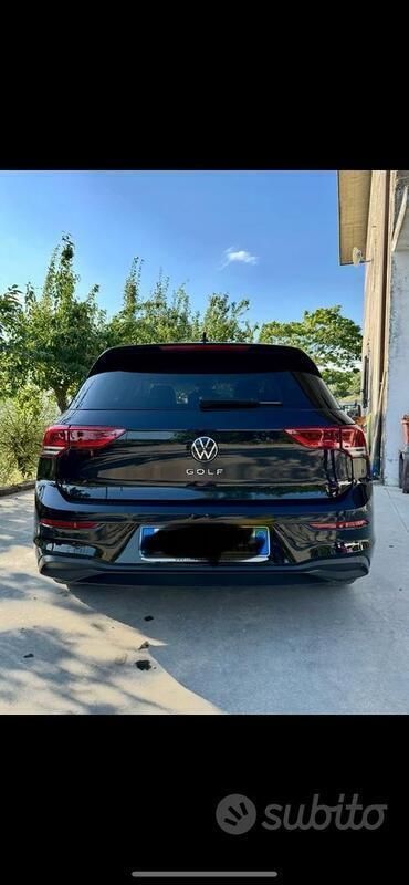 Usata VW Golf VIII Life 150 CV (110 kW) 2020 Nero Utilitaria