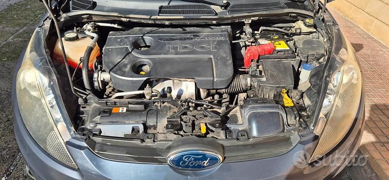 Usata Ford Fiesta Titanium 2011 Grigio Berlina