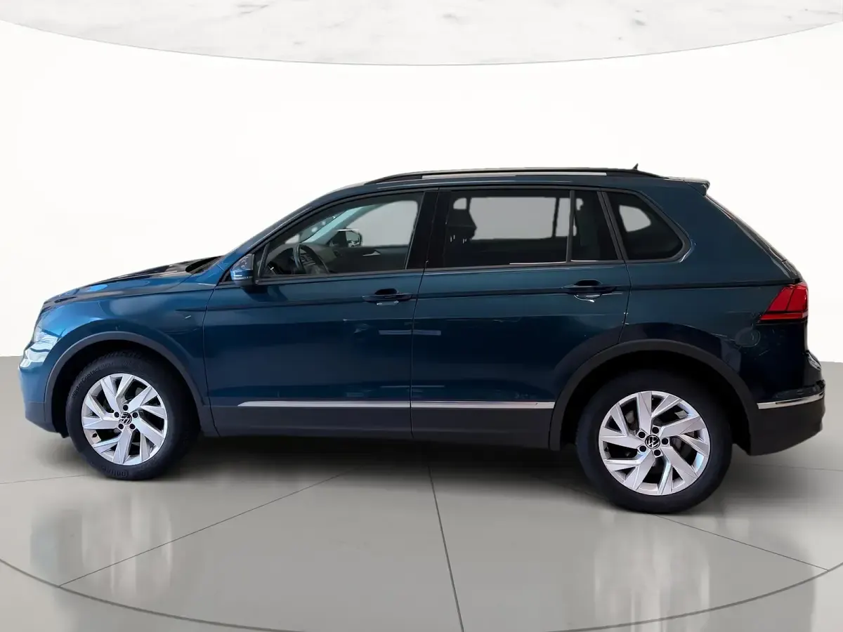 Usata VW Tiguan Life 150 CV (110 kW) 2022 Nightshade blue metallizzato SUV