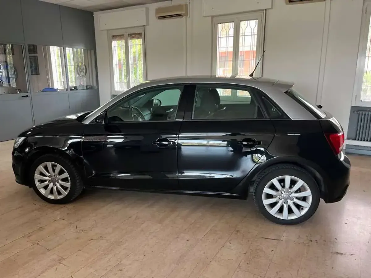 Usata Audi A1 Sportback Admired 116 CV (85 kW) 2017 Bicolor Utilitaria