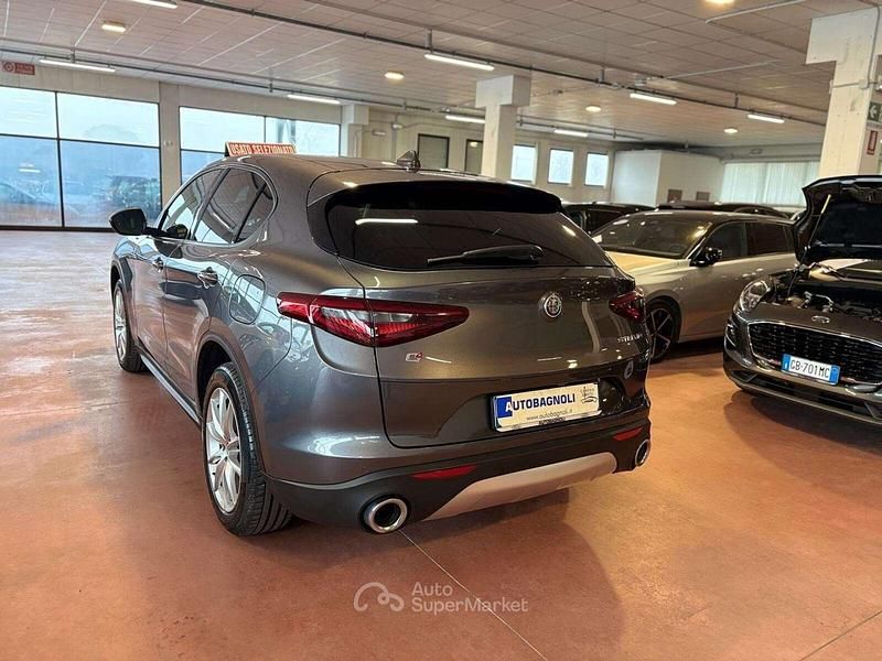Usata Alfa Romeo Stelvio Executive 210 CV (154 kW) 2018 Grigio SUV