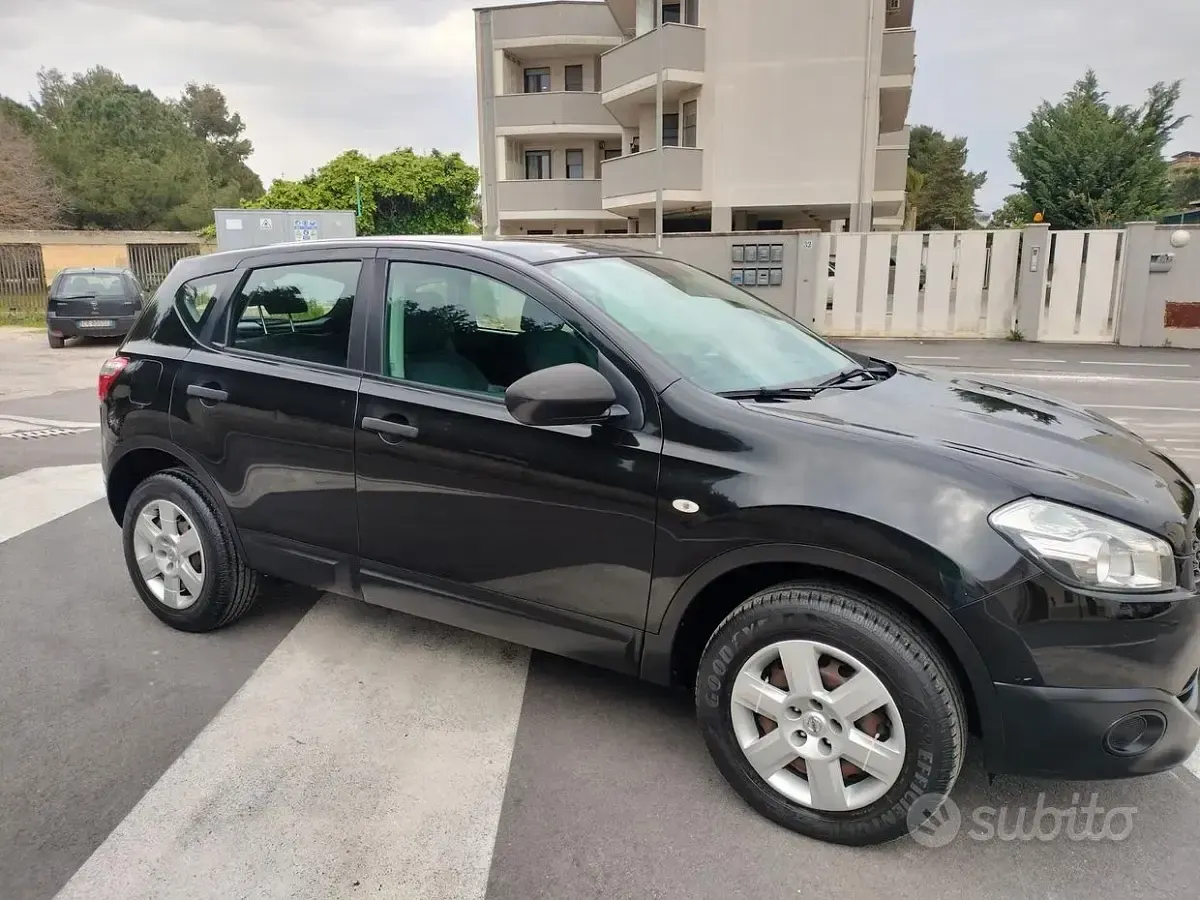 Usata Nissan Qashqai N-TEC 110 CV (80 kW) 2011 Nero SUV