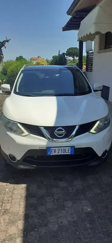 Usata Nissan Qashqai Tekna 110 CV (80 kW) 2014 Bianco SUV